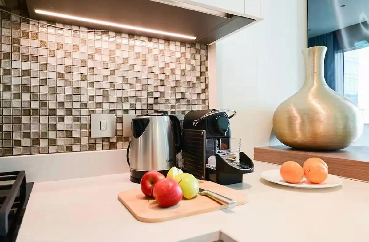 Modern Elegance Apartment Jumeirah Living Marina Dubai