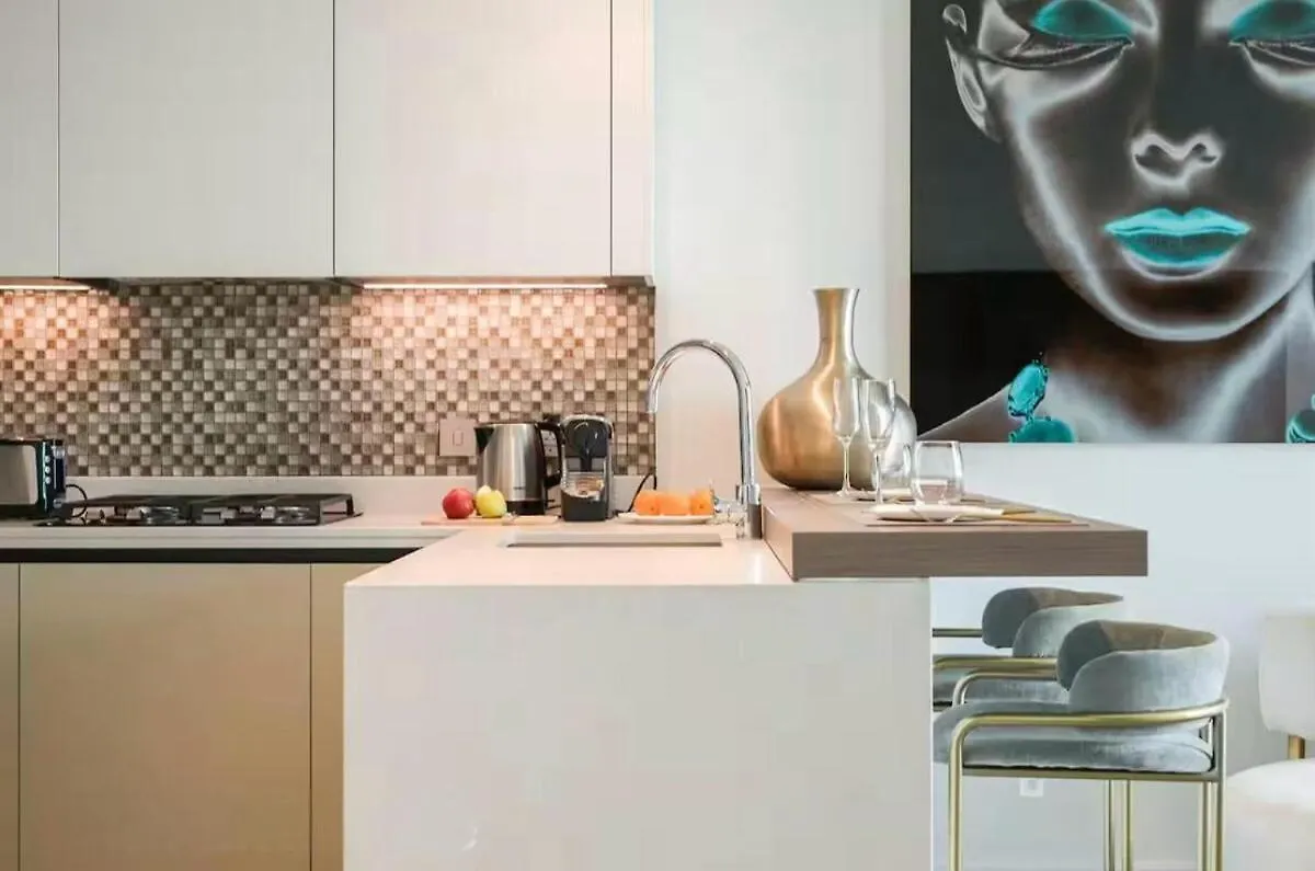 Modern Elegance Apartment Jumeirah Living Marina Dubai